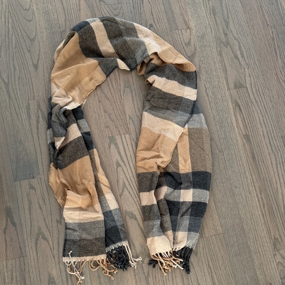 Abercrombie & Fitch Accessories - Abercrombie & Fitch Plaid Scarf in Black and Tan